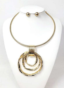 GOLD CHOKER NECKLACE SET 3 RING ( 10753 G )