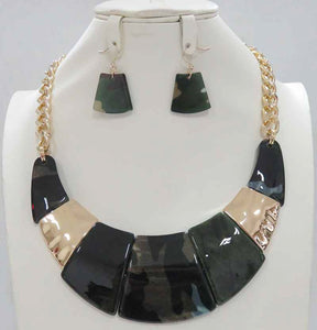 GOLD CAMOUFLAGE ACRYLIC NECKLACE SET ( 3688 CMFG )