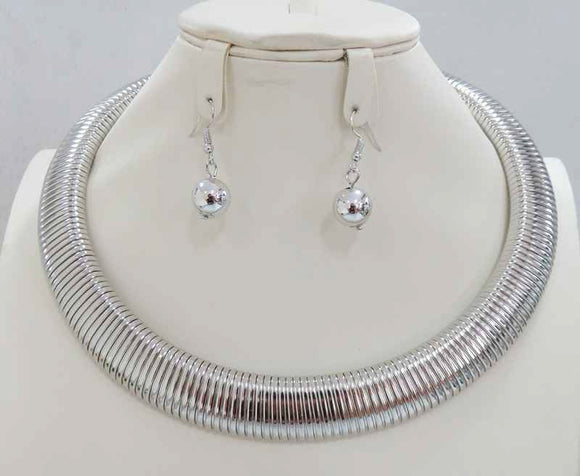 SILVER METAL NECKLACE SET ( 4943 S )