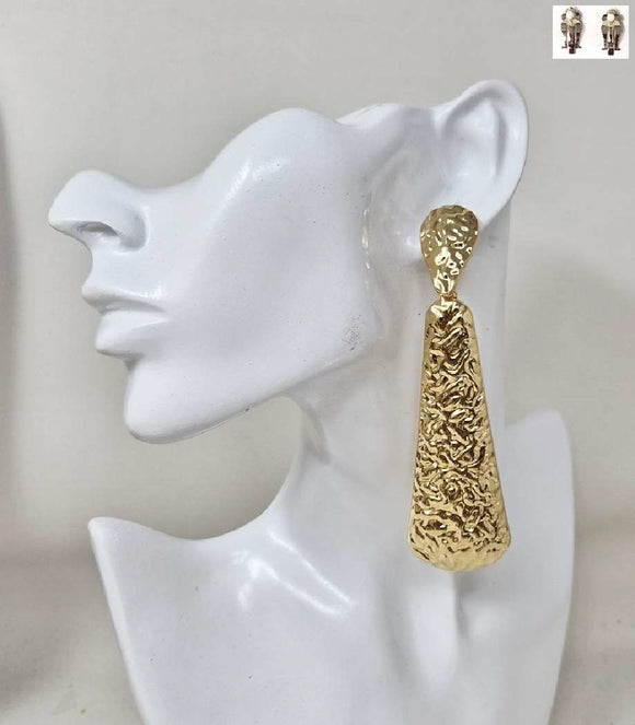 GOLD CLIP ON EARRINGS ( 20131 G )