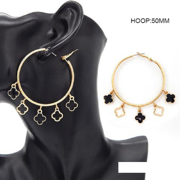 QUATREFOIL CHARM DANGLING HOOP EARRINGS ( 3517 GDBLK )