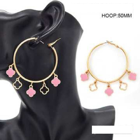 QUATREFOIL CHARM DANGLING HOOP EARRINGS ( 3517 GDPNK )