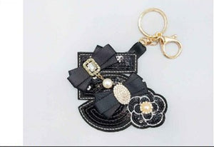 BLACK 5 KEYCHAIN GOLD CLEAR STONES ( 1669 BK )