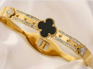 GOLD BLACK WHITE QUATREFOIL BANGLE ( 722 BK )