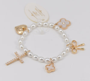 CREAM PEARL STRETCH BRACELET QUATREFOIL CHARMS ( 1264 CRWHT )