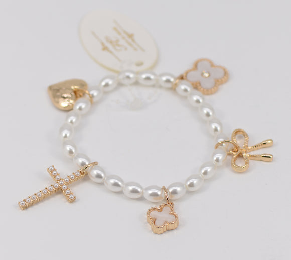 CREAM PEARL STRETCH BRACELET QUATREFOIL CHARMS ( 1264 CRWHT )