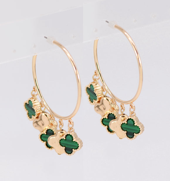 GOLD HOOP EARRINGS QUATREFOIL CHARMS GREEN ( 5527 GLGRN )