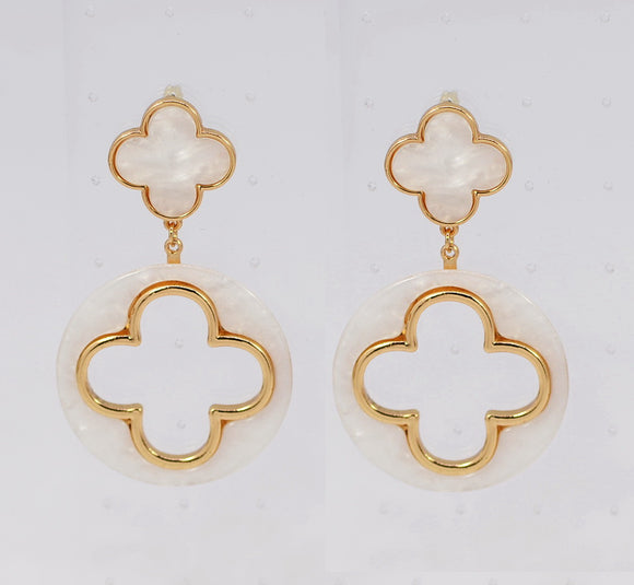 DANGLING WHITE QUATREFOIL EARRINGS ( 6528 GLWHT )