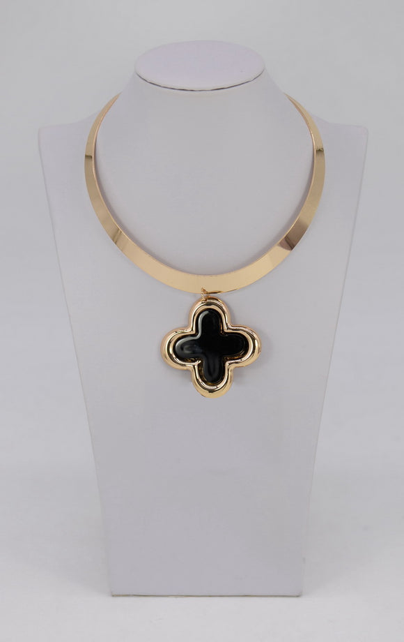 GOLD BLACK QUATREFOIL CHOKER NECKLACE ( 1630 GLBLK )