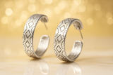 SILVER HOOP EARRINGS DIAMOND DESIGN ( 7092 BS )