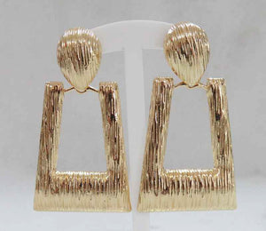 GOLD CLIP ON EARRINGS ( 3257 G )