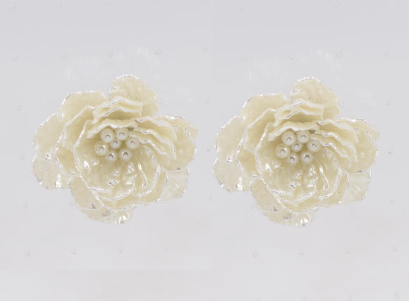 WHITE FLOWER EARRINGS ( 2516 WHT )