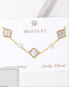 GOLD DIPPED WHITE QUATREFOIL CREAM PEARL BRACELET ( 2898 G )