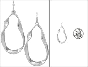 SILVER CIRCLE TWIST EARRINGS ( 4512 R )