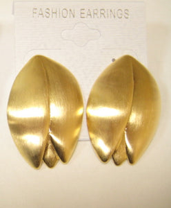 GOLD LEAF SHAPE EARRINGS ( 4007 G )