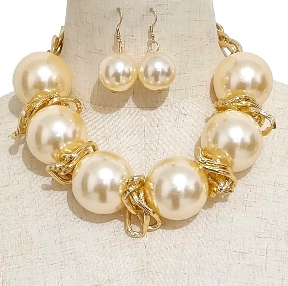 GOLD NECKLACE SET WHITE PEARLS ( 3622 GPCRM )