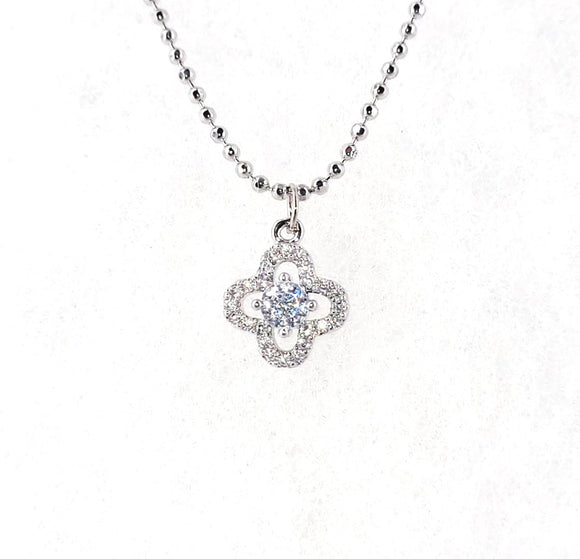 SILVER CLOVER NECKLACE CLEAR CZ CUBIC ZIRCONIA STONES ( 53024 S )
