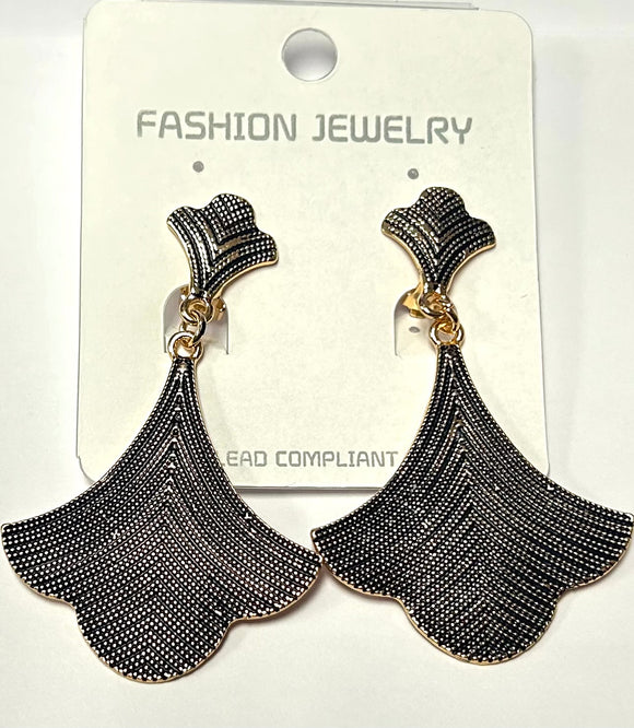 GOLD DANGLING CLIP ON EARRINGS ( 21338 G )