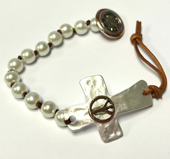 BROWN BRACELET PEARL CROSS PEACE SIGN ( 049 SI )