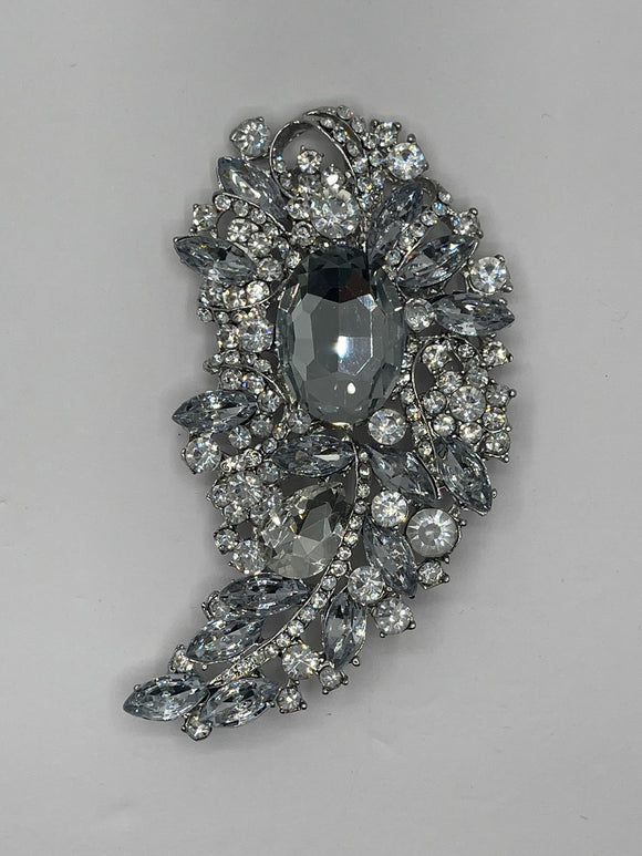 LARGE SILVER CLEAR CRYSTAL BROOCH ( 06945 )