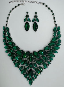 LARGE CRYSTAL NECKLACE SET ( 014279 GN )