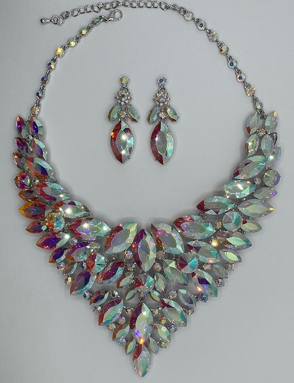 LARGE CRYSTAL NECKLACE SET ( 014279 SAB )