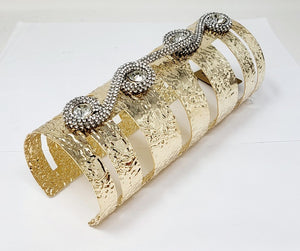 GOLD ARM CUFF BANGLE CLEAR STONES ( 10397 G )