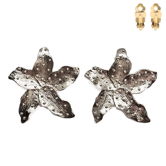 SILVER HAMMERED STAR CLIP ON EARRINGS ( 20077 R )