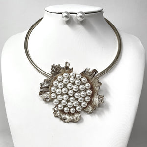 SILVER CHOKER NECKLACE SET FLOWER WHITE PEARLS ( 10507 RWH )