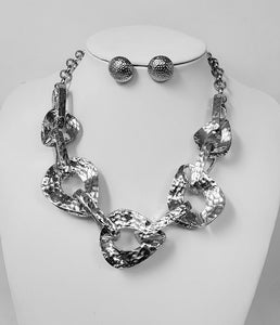 SILVER HAMMERED NECKLACE SET ( 10598 R )