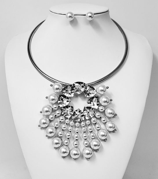SILVER CHOKER NECKLACE SET WHITE PEARLS CLEAR STONES ( 10615 RWH )