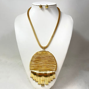 GOLD NECKLACE SET LARGE PENDANT DANGLING DETAILS ( 10632 G )