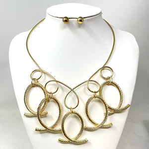 GOLD METAL TWIST NECKLACE SET ( 10658 G )