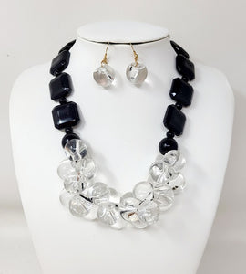 CHUNKY BALL PEBBLE BIB NECKLACE ( 10916 GBK )