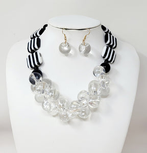 CHUNKY BALL PEBBLE BIB NECKLACE ( 10916 GBW )