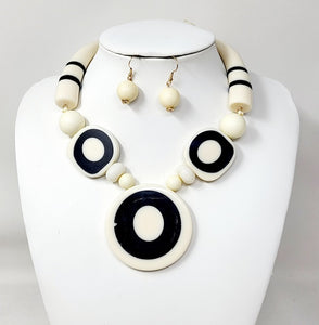 WHITE ACRYLIC NECKLACE SET ( 10946 IV )