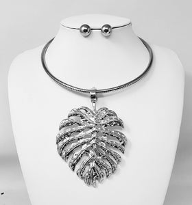 SILVER CHOKER NECKLACE SET LEAF PENDANT ( 10962 R )