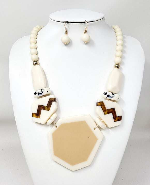 CREAM STATEMENT RESIN NECKLACE SET ( 11168 GIV )