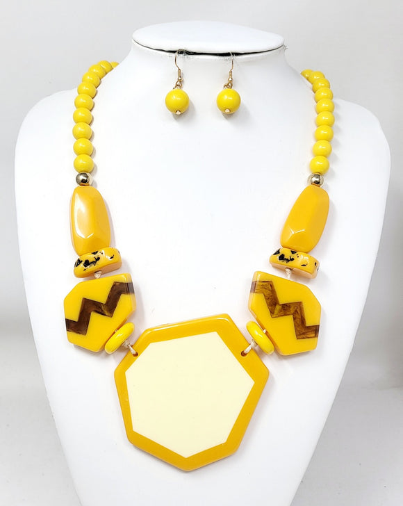 YELLOW STATEMENT RESIN NECKLACE SET ( 11168 GYE )