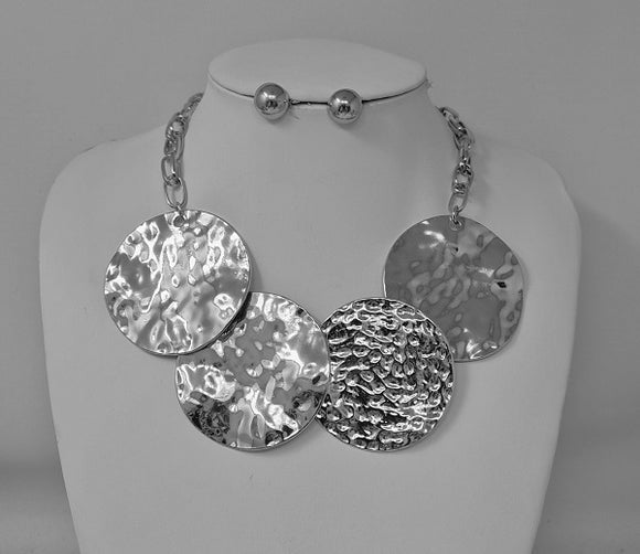 SILVER HAMMERED NECKLACE SET ( 11267 R )