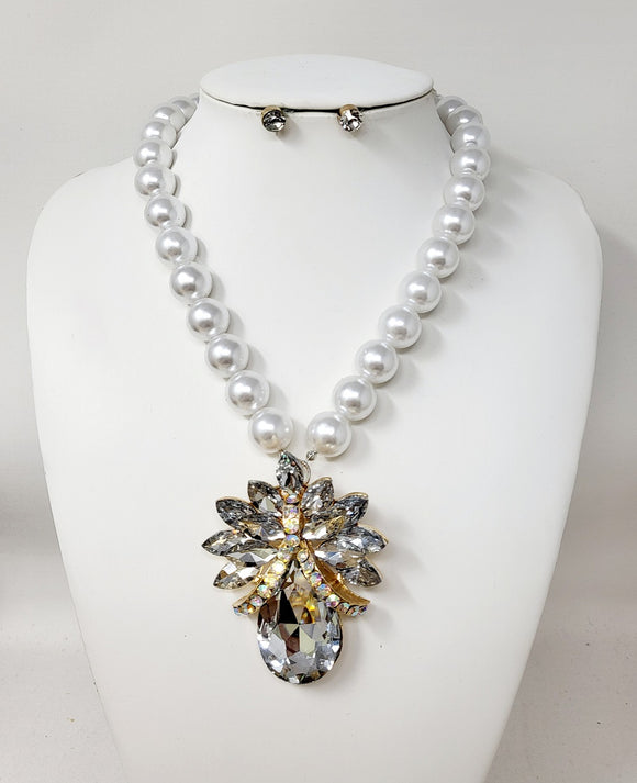 WHITE PEARL NECKLACE STONE PENDANT ( 30161 GCL )