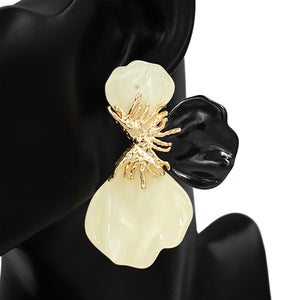 BLACK WHITE GOLD FLOWER EARRINGS ( 2739 GDBKMIX )