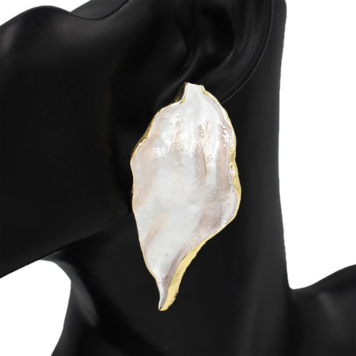 WHITE EARRINGS ( 2868 WT )
