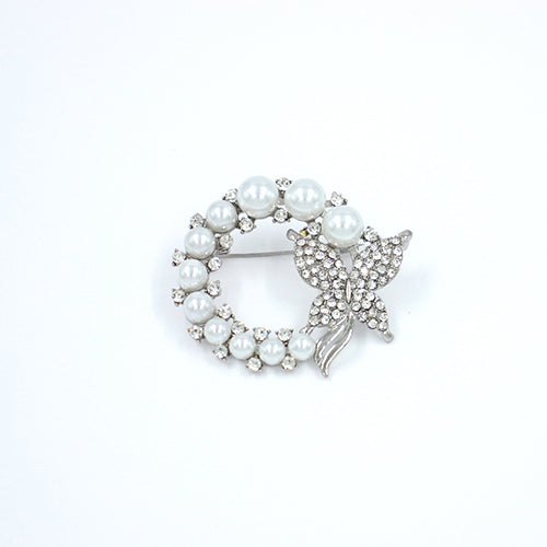 SILVER OPEN CIRCLE BUTTERFLY BROOCH CLEAR STONES WHITE PEARLS ( 2041 RD )