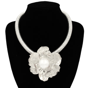 SILVER FLOWER NECKLACE ( 2132 RD )