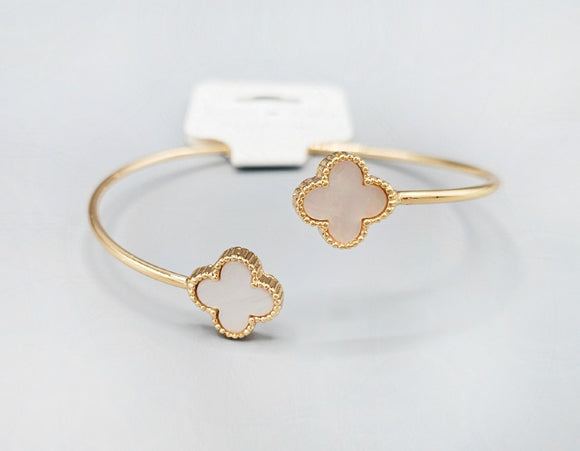 GOLD QUATREFOIL CUFF BANGLE ( 1585 GDWHT )