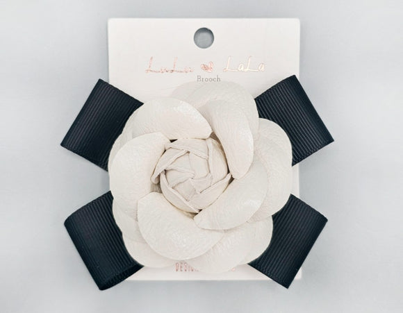 WHITE FLOWER BROOCH ( 1079 WHT )