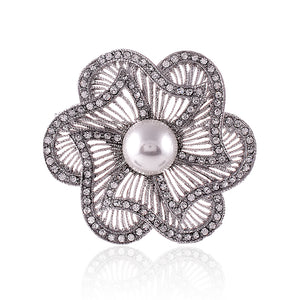 CRYSTAL PEARL FLOWER BROOCH ( 1545 SWP )