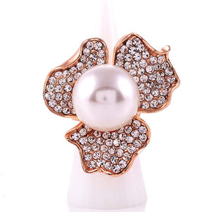 CRYSTAL FLOWER STRETCH RING PEARL ( 1330 GCP )