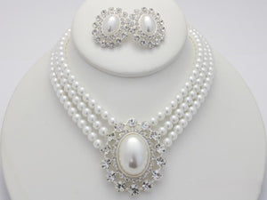 WHITE OVAL PEARL SILVER NECKLACE SET CLEAR STONES ( 17194 SWH )